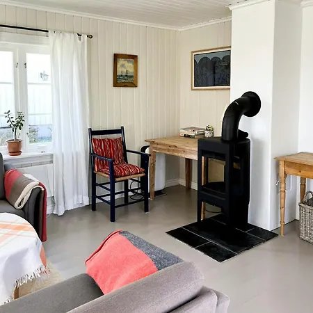 Cosy By The Coastal Path In 度假居